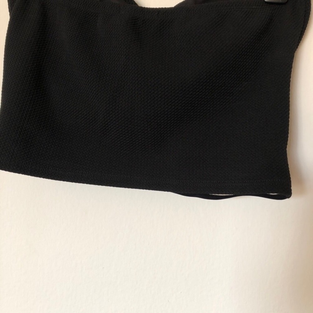 Black crop top